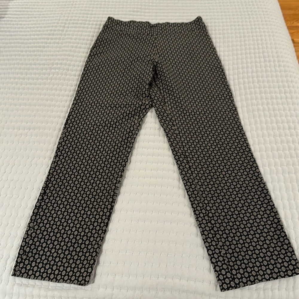Stretchy, skinny patterned black pants